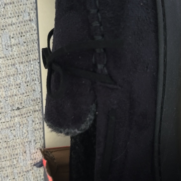 ST. JOHN'S BAY MENS BLACK MEMORY FOAM SLIPPERS SIZE LARGE 11-12 - Picture 8 of 10